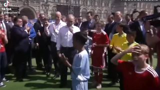 Poutine aime le football