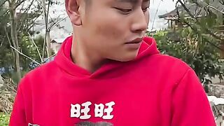 Hours to watch others eat spicy dry tofu is what feeling
