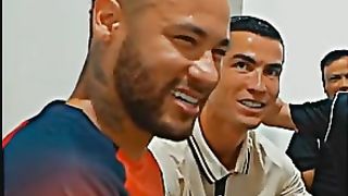 شاهد نيمار كيف سعيد في لقاء رونالدو ????????