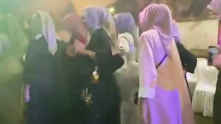 NONA BAJU HITAM