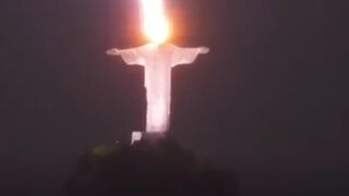 Viral the lightning striking the statue of Jesus