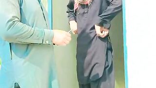 Baat Tou Douno ki Theek Haiy????????????????