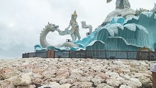 Dragon monument