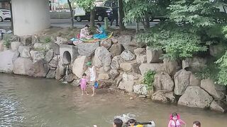 How do Koreans beat the Summer heat?!