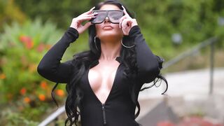 AVA _ Swimsuit Model _ Skin Tight Suit Beautiful female model shows beautiful body shape