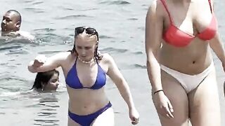 Chilling at Barcelona beach ⛱️ ???? pretty girl enjoying life and walking