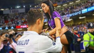 Most Beautiful Kisses Moments in Football