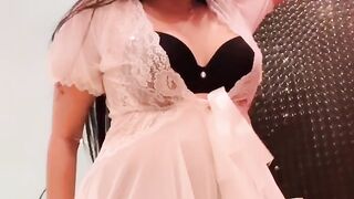 Omg she is so hot and cute