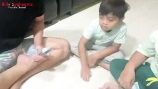 Lagi tidur di ajak main ????????????????