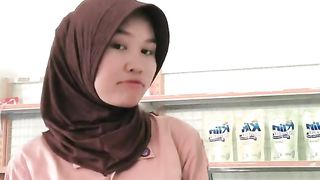 Padahal masih pake seragam sekolah sempet aja bikin video