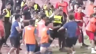 Viral detik-detik adu baku hantam timnas indonesia vs Thailand sea games cambodia