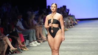 Marissa Dubois in SLOW MOTION 4K _ Art Hearts Fashion Miami 2023 Beautiful female model shows beautiful body shape