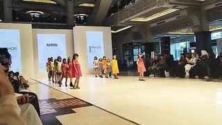 DISTA_SEHARIAN_FASHION_SHOW_DI_HARI_ULANGTAHUN_JOGJA_CITY_MALL