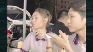 entah apa yang di fikirkan pasanganya