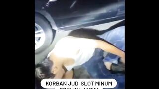 because of losing the slot gambling, the floor cleaner was drunk,,,ha,,ha,,ha,,wash it up