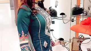 Bunday Nain Hath Dhoay Aor Larki Nain Chahraa To