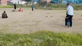 Kekompakan pemuda untuk kompetesi olahraga.