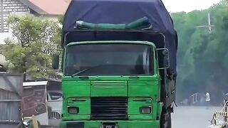 MONSTER TRUCK