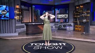 Hesti_Coba_Lanjutin_Nyanyinya_Rony_Parulian