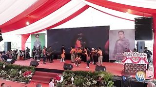 PUTRI_ISNARI_-_PERTEMUAN_(LIVE_LAPANGAN_TEMBAK_MODERN_DONDANG)(360p).