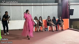 Yara Costa desfilando no Garota Verão Palmares 2023 Beautiful female modele shows beautiful body shape