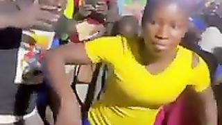 Aicha tremblé comédie très fort