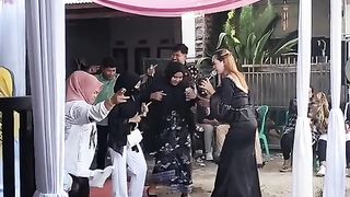 joget heboh emak2