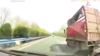 Female driver's operation against the gods女司机的逆天神操作