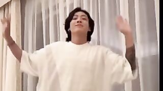 JUNGKOOK TRENDING TIKTOK DANCE