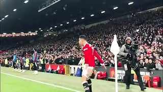 Why does Ronaldo say siuuu