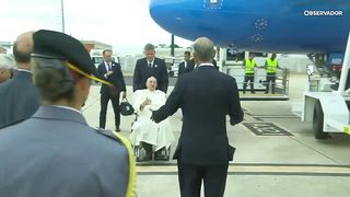 Pope Francisco handshake with President Marcelo