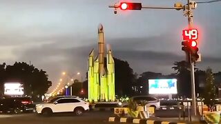 Menikmati malam