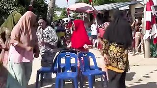 Mothers can shake it too
