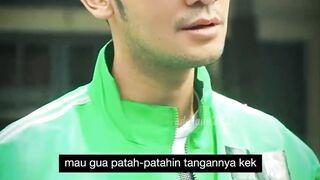 Cewek itu bonekanya lelaki?!
