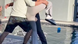 Закон справедливости хотели девочку бросить на воду а там оказались сами