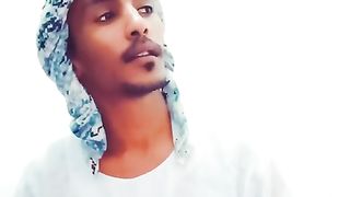 اولاء دة عيونو سود الوله دة