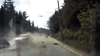 20 Unusual Highway Incidents Caught On Camera