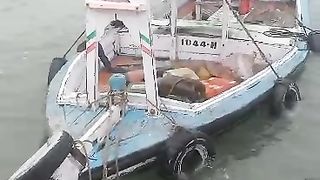Lanch sunk near kamari port کیماڑی کے نزدیک لانچ ڈوب گئی