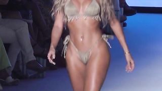 beach bunny _1 _ Miami Swim Week These are the ideal women of men who show a dazzling body chart
