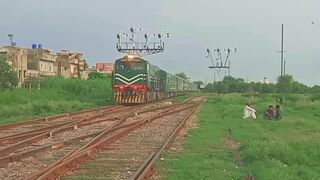 GEU-20-4559 With 6DN Green Line Express Slowly Skipping Lalamusa Junction