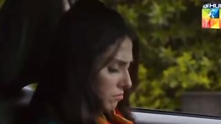 Ayeza khan and Maya ali reaction