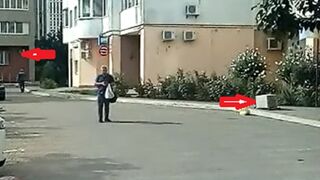 Heavy load, sudden fight on the way home, real street conflict caught on camera.