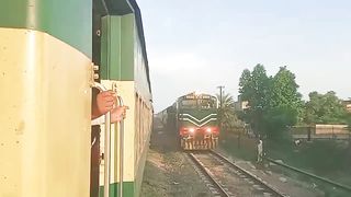 Ghouri Express 113UP Crossing 107Up Islamabad Express From Lahore