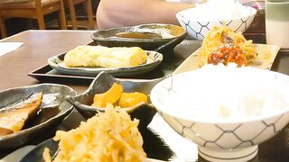 Makan banyak