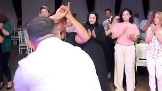Dancing dubi