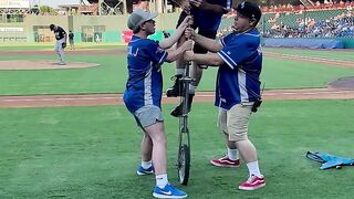 Acribat  The humor of a man trying to acrobatic a unicycle