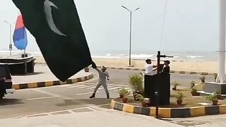 Pakistan 33