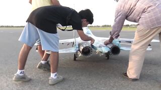 Miniature Jet Fighter Flies 500KM/H