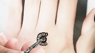 beautiful henna for hands 32