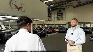 This how the way rich people buying cars in Dubai!!! How impressive!!!